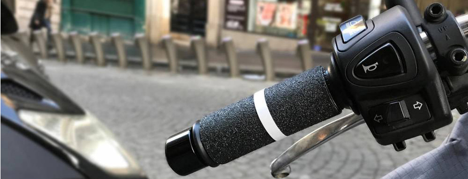 La Scurit routire sensibilise sur le port de gants pour les deux-roues motoriss