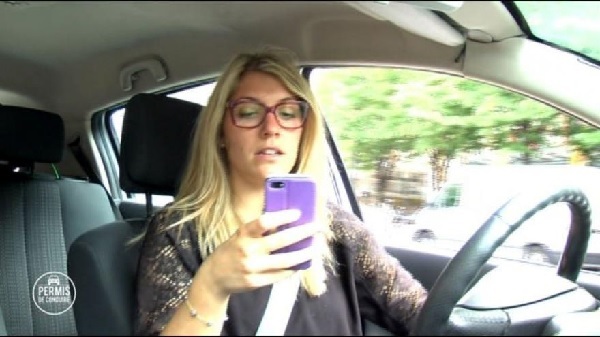 France 4 a filmé le comportement de 8 jeunes conducteurs au volant de leur véhicule.
